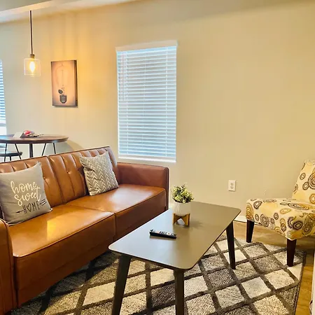 Cozy Location In Midtown! Apartment